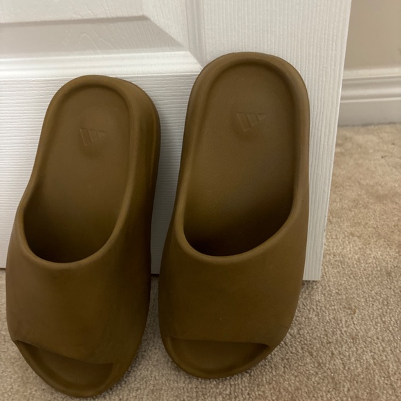 Yeezy - Picture 2 of 2